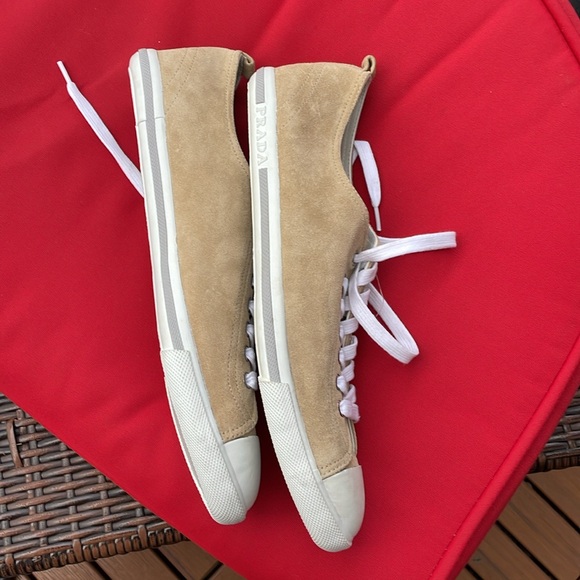 ⛔️SOLD⛔️ PRADA Men’s Low Trainers Suede Shoes Size 11US - Picture 6 of 15